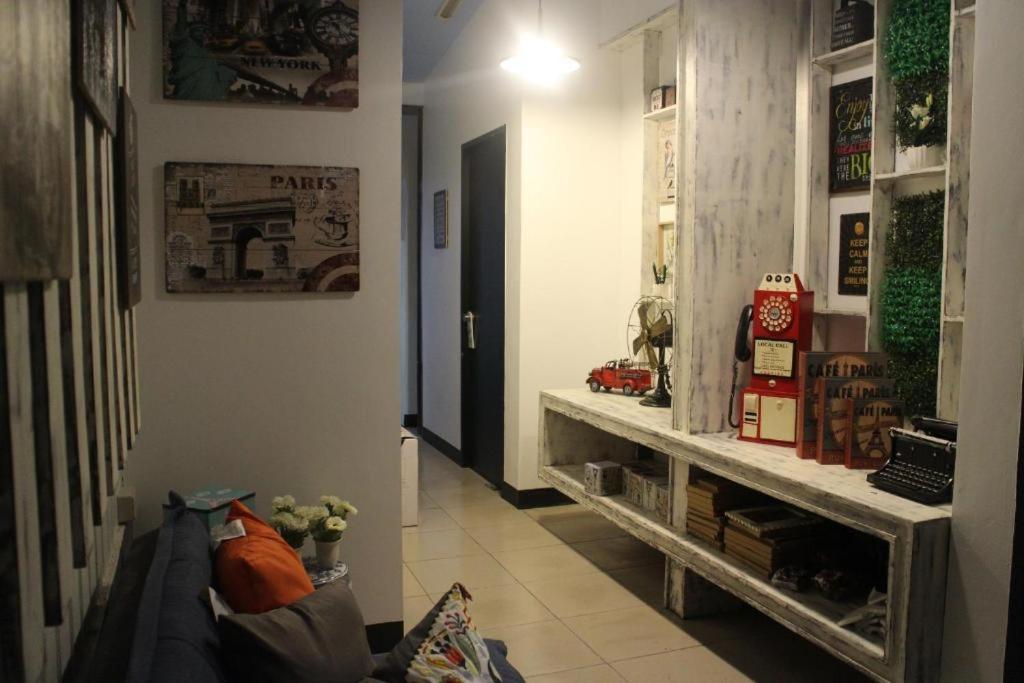 Tropical Breeze Hostel Cebu - Cebu Center Екстериор снимка