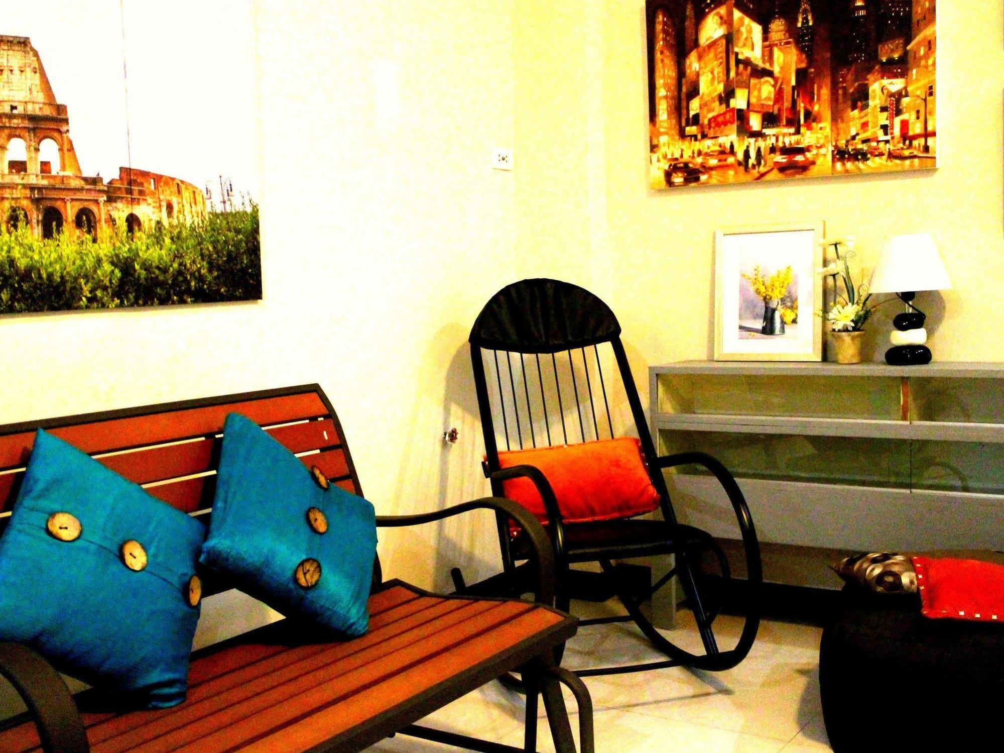 Tropical Breeze Hostel Cebu - Cebu Center Екстериор снимка